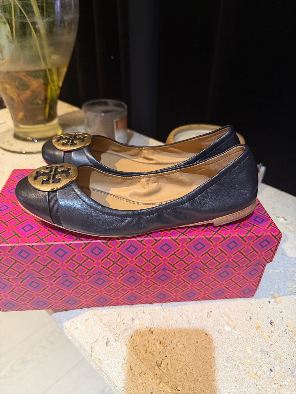 🔥🔥 Tory Burch Navy Leather Logo Ballet Flats size 6.5M! 🔥🔥